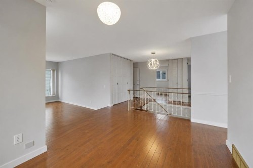 112 Barrett Drive, Red Deer, AB - Indoor Photo Showing Other Room
