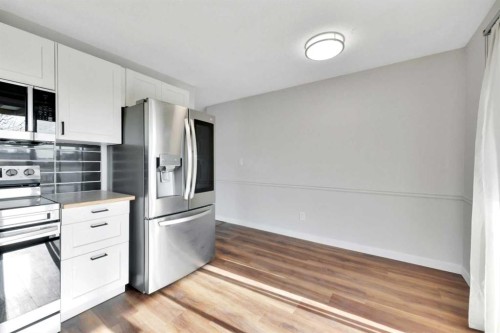 112 Barrett Drive, Red Deer, AB - Indoor Photo Showing Kitchen