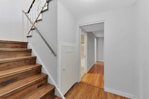 112 Barrett Drive, Red Deer, AB - Indoor Photo Showing Other Room