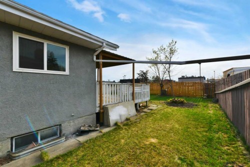 112 Barrett Drive, Red Deer, AB - Outdoor
