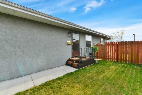 112 Barrett Drive, Red Deer, AB - Outdoor
