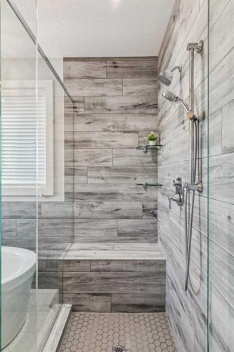 38 Yarrow Gate, Rural Rocky View County, AB - Indoor Photo Showing Bathroom