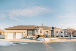 5017 52 Street  Stettler, AB T4K 1J5