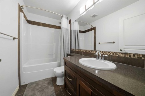 69 Bowman Circle, Sylvan Lake, AB - Indoor Photo Showing Bathroom