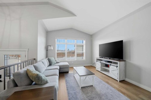 69 Bowman Circle, Sylvan Lake, AB - Indoor Photo Showing Living Room