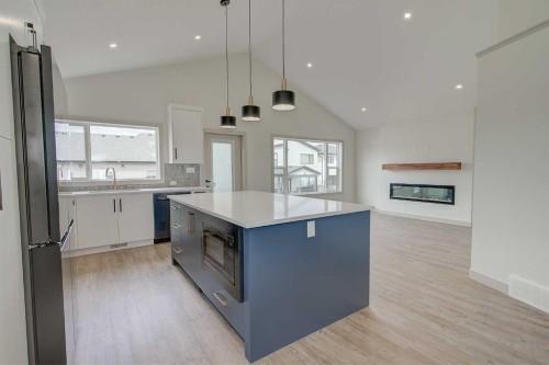18 Trout Avenue, Red Deer, AB - Indoor Photo Showing Kitchen With Upgraded Kitchen