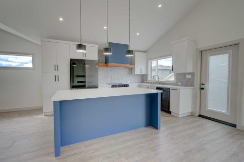 18 Trout Avenue, Red Deer, AB - Indoor Photo Showing Kitchen With Upgraded Kitchen