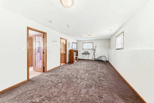 10 Kerr Close, Red Deer, AB - Indoor Photo Showing Other Room