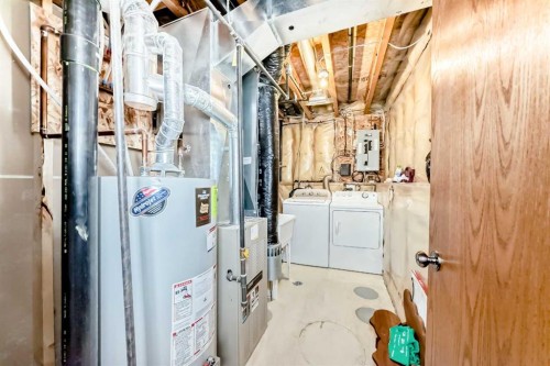 10 Kerr Close, Red Deer, AB - Indoor Photo Showing Laundry Room