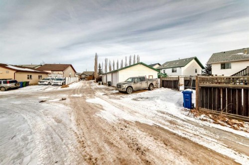 10 Kerr Close, Red Deer, AB - Outdoor