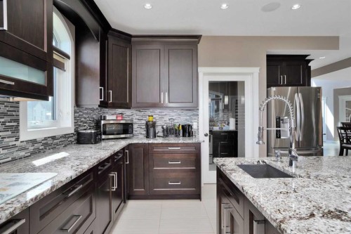242-27240 Township Road 392, Rural Red Deer County, AB - Indoor Photo Showing Kitchen With Upgraded Kitchen