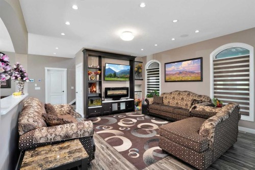 242-27240 Township Road 392, Rural Red Deer County, AB - Indoor Photo Showing Living Room