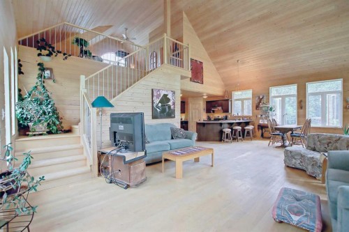 53309 A 65 Range, Gainford, AB - Indoor Photo Showing Living Room
