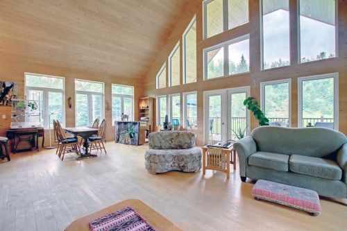 53309 A 65 Range, Gainford, AB - Indoor Photo Showing Living Room