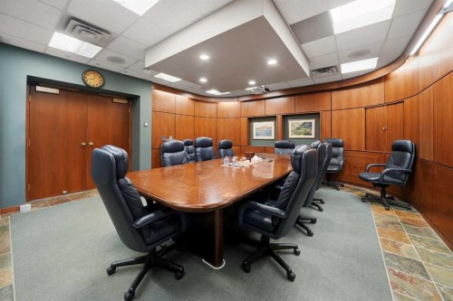 5233 49 Avenue, Red Deer, AB 