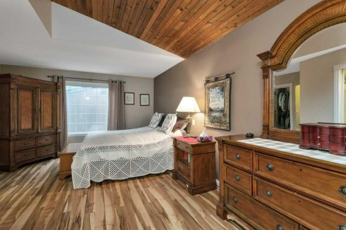 36009 Highway 2A South, Rural Red Deer County, AB - Indoor Photo Showing Bedroom