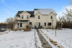 320077 Range Road 240  Rural Kneehill County, AB T0M 2A0