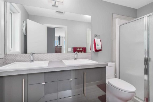 10 Mitchell Crescent, Blackfalds, AB - Indoor Photo Showing Bathroom