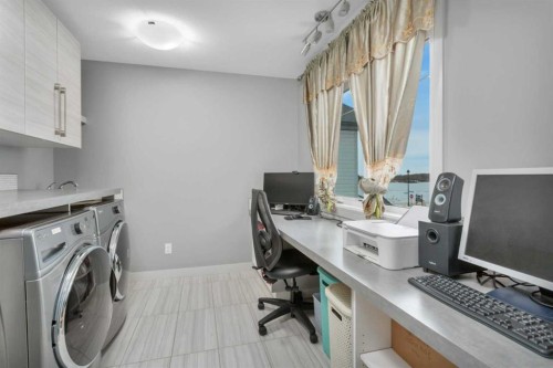 10 Mitchell Crescent, Blackfalds, AB - Indoor Photo Showing Laundry Room