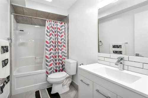 10 Mitchell Crescent, Blackfalds, AB - Indoor Photo Showing Bathroom