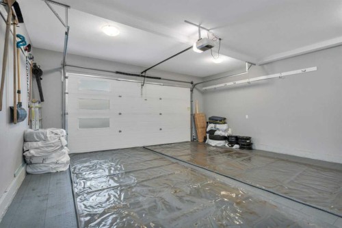 10 Mitchell Crescent, Blackfalds, AB - Indoor Photo Showing Garage