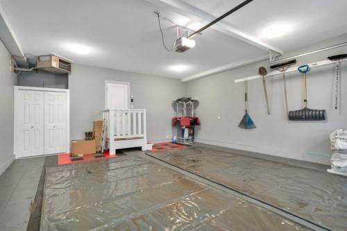 10 Mitchell Crescent, Blackfalds, AB - Indoor Photo Showing Garage