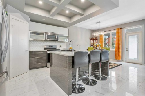 10 Mitchell Crescent, Blackfalds, AB - Indoor Photo Showing Kitchen With Upgraded Kitchen