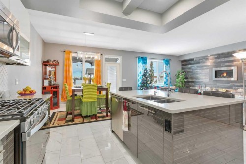 10 Mitchell Crescent, Blackfalds, AB - Indoor Photo Showing Kitchen With Double Sink With Upgraded Kitchen