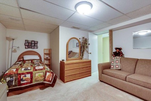 4313 46A Avenue, Red Deer, AB - Indoor Photo Showing Bedroom