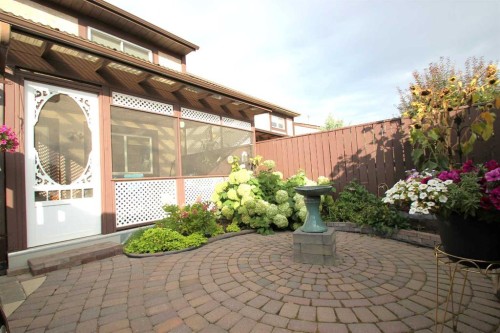 4313 46A Avenue, Red Deer, AB - Outdoor