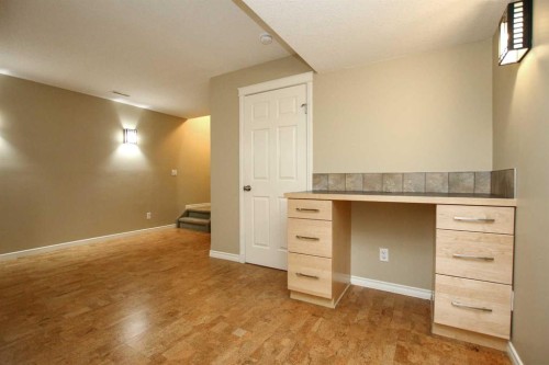 81 White Avenue, Red Deer, AB - Indoor