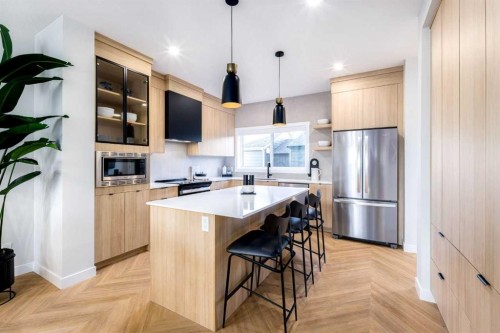 248 Verbena Common Sw, Calgary, AB - Indoor Photo Showing Kitchen With Upgraded Kitchen