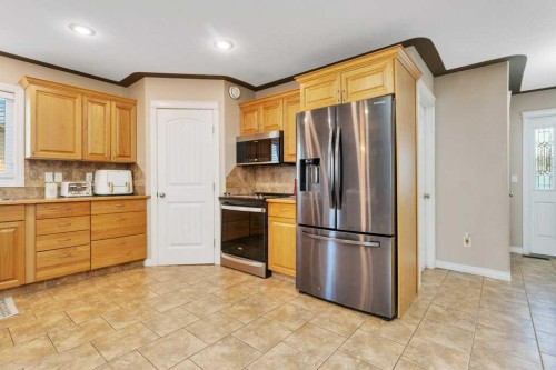 4912 46A Street, Clive, AB - Indoor Photo Showing Kitchen