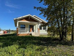 201 Canal Street  Rural Ponoka County, AB T4L 2N3