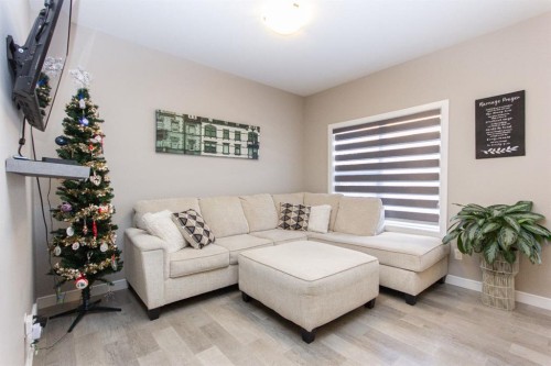 202-148 Vanier Drive, Red Deer, AB - Indoor Photo Showing Living Room