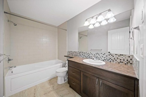 85 Turner Crescent, Red Deer, AB - Indoor Photo Showing Bathroom