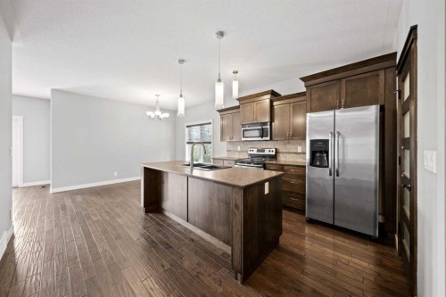 85 Turner Crescent, Red Deer, AB - Indoor Photo Showing Kitchen With Upgraded Kitchen