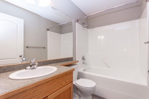 313 Westridge Drive, Blackfalds, AB - Indoor Photo Showing Bathroom