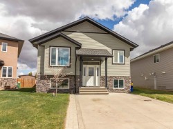 6453 Elmwood Way  Innisfail, AB T4G 0A4