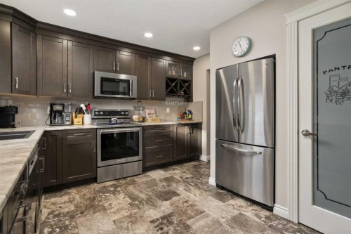 6313 Erickson Drive, Camrose, AB - Indoor Photo Showing Kitchen