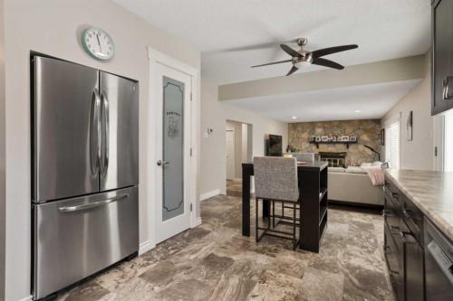 6313 Erickson Drive, Camrose, AB - Indoor