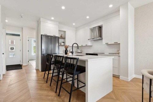 3575 Chestermere Boulevard, Chestermere, AB - Indoor Photo Showing Kitchen With Upgraded Kitchen