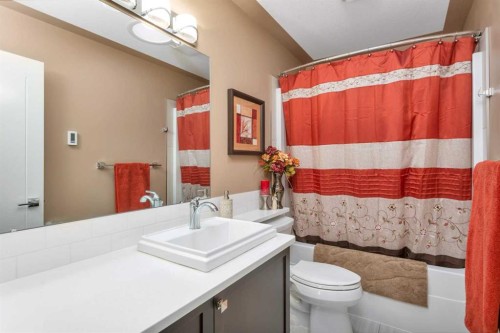 42 Grove Close, Red Deer, AB - Indoor Photo Showing Bathroom