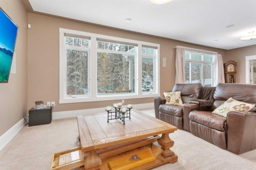 42 Grove Close, Red Deer, AB - Indoor Photo Showing Living Room