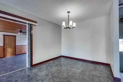 3 Armstrong Close, Red Deer, AB - Indoor Photo Showing Other Room