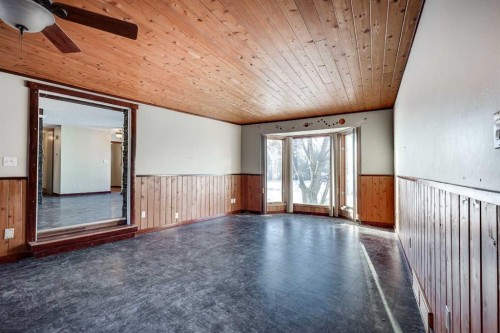 3 Armstrong Close, Red Deer, AB - Indoor Photo Showing Other Room