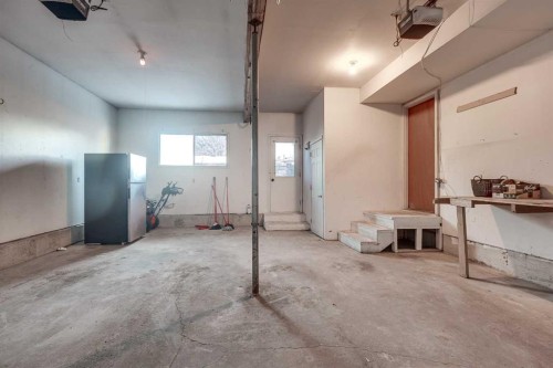 3 Armstrong Close, Red Deer, AB - Indoor