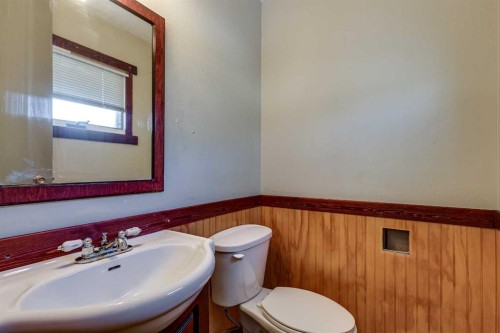 3 Armstrong Close, Red Deer, AB - Indoor Photo Showing Bathroom