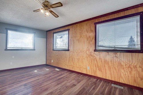 3 Armstrong Close, Red Deer, AB - Indoor Photo Showing Other Room