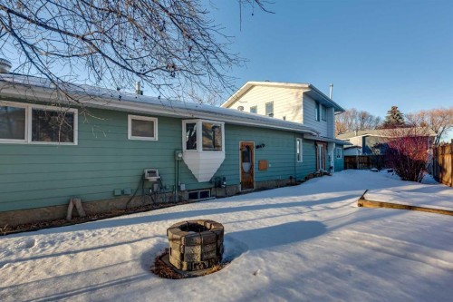 3 Armstrong Close, Red Deer, AB - Outdoor